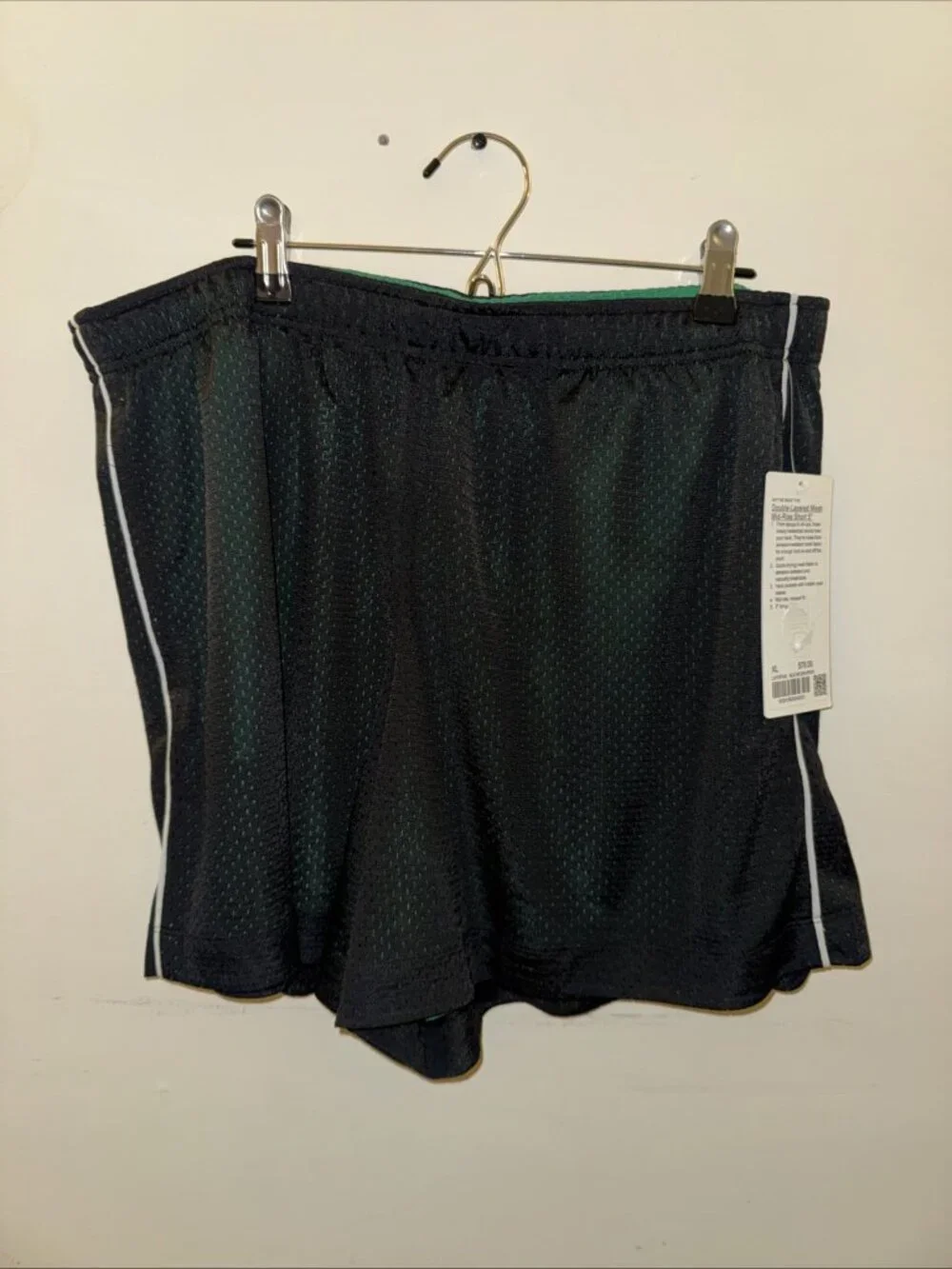 Lululemon Double-Layered Mesh Mid-Rise Short 5
